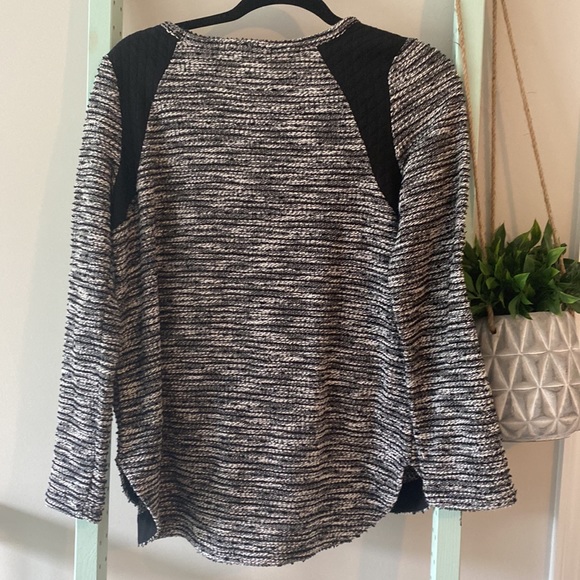 Sanctuary Pullover Sweater - Picture 4 of 6